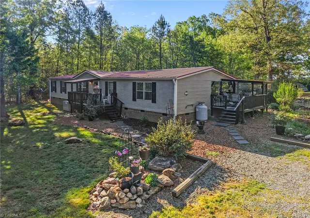 Homes for sale in Graham, NC | 5460 Thompson Mill Rd, Graham, NC 27253 | MLS# 1226688