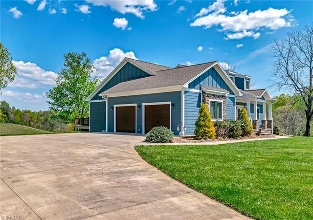 Homes for sale in North Wilkesboro, NC | 3814 Sparta Rd, North Wilkesboro, NC 28659 | MLS# 1215465