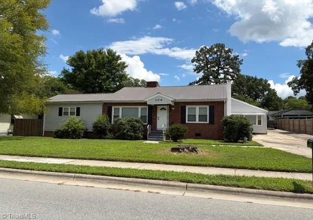 1st image of 306 Oakview Rd, High Point, NC 27265 | MLS# 1230442