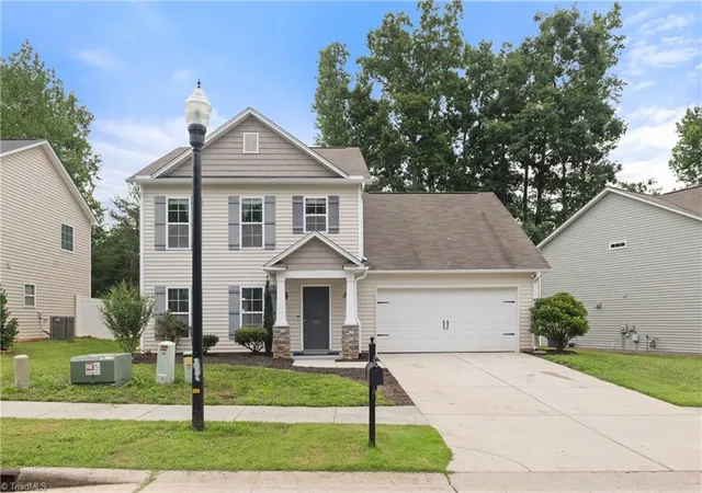 Photo 3 of Single family home for sale at 223 N Wentworth Dr, Mocksville, NC 27028 | MLS# 1229722 | Listing updated on 2026-08-06