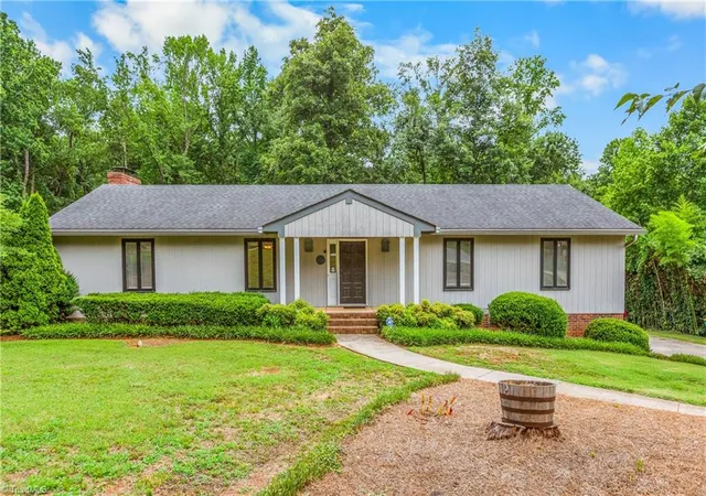 Homes for sale in Clemmons, NC | 3538 Tanglebrook Trl, Clemmons, NC 27012 | MLS# 1226986