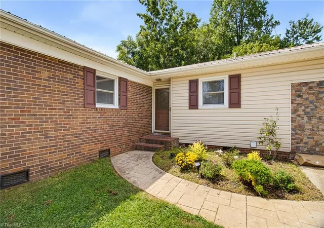 Photo 3 of Sale Pending at 607 Oneill St, High Point, NC 27260 | MLS# 1231672 | Listing updated on 2026-10-20