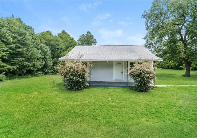 Homes for sale in Stokesdale, NC | 4329 Ellisboro Rd, Stokesdale, NC 27357 | MLS# 1224540