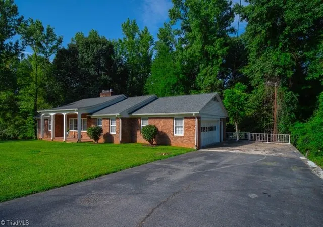 2nd image of 246 Merry Hills Dr, High Point, NC 27262 | MLS# 1229082