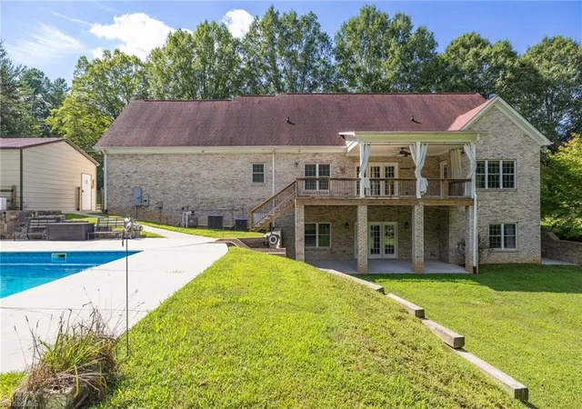 Photo 4 of Single family home for sale at 9127 County Line Rd, Kernersville, NC 27284 | MLS# 1193876 | Listing updated on 2026-10-05