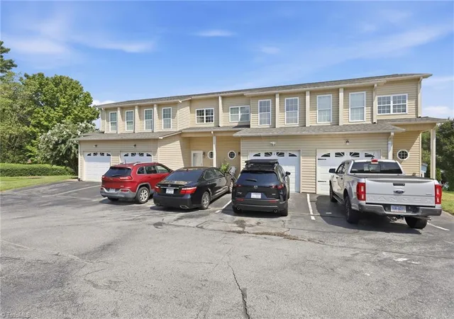 2nd image of 307 Skiles Heights #J, Thomasville, NC 27360 | MLS# 1231103