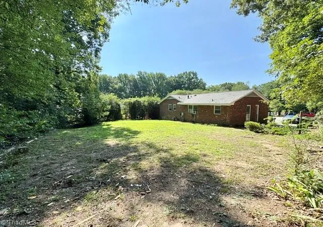 12th image of 4 Lynhaven Ct, Greensboro, NC 27406 | MLS# 1231613
