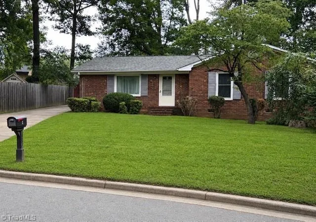 1st image of 4 Lynhaven Ct, Greensboro, NC 27406 | MLS# 1231613
