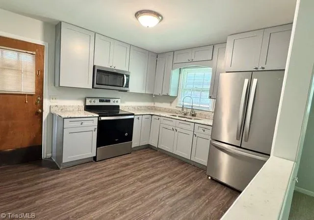 4th image of 4 Lynhaven Ct, Greensboro, NC 27406 | MLS# 1231613