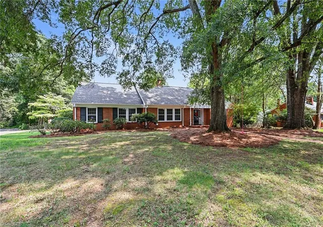 Photo 4 of Single family home for sale at 720 Oakmont Dr, Asheboro, NC 27205 | MLS# 1233414 | Listing updated on 2026-08-27