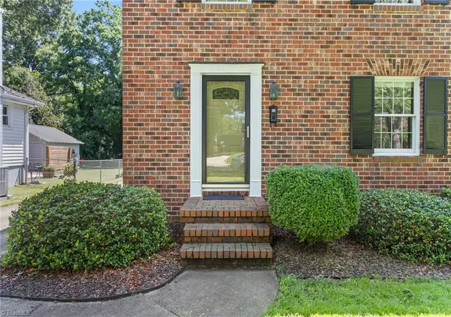 Photo 3 of Sale Pending at 609 Central Ave, Burlington, NC 27215 | MLS# 1230894 | Listing updated on 2026-08-27