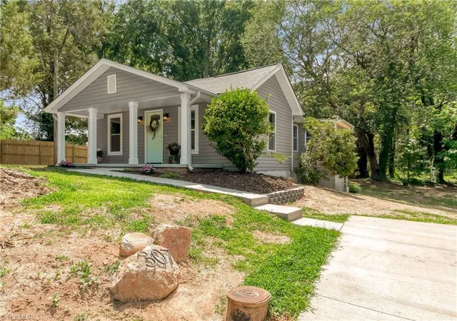 2nd image of 307 Wayside Dr, Winston Salem, NC 27107 | MLS# 1224335