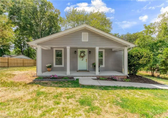 3rd image of 307 Wayside Dr, Winston Salem, NC 27107 | MLS# 1224335