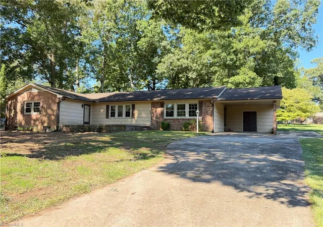Photo 2 of Sale Pending at 4830 Dorset Rd, Winston Salem, NC 27127 | MLS# 1231655 | Listing updated on 2026-09-19