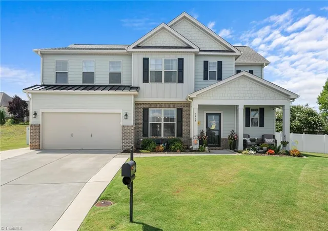 Homes for sale in Pfafftown, NC | 3464 Eagle Cove Ct, Pfafftown, NC 27040 | MLS# 1226809
