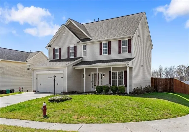 3rd image of 1869 Planters Walk Dr, Thomasville, NC 27360 | MLS# 1212984