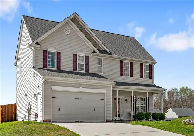 4th image of 1869 Planters Walk Dr, Thomasville, NC 27360 | MLS# 1212984