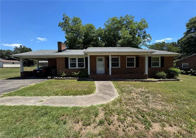 Photo 1 of Single family home for sale at 112 Wilson St, Yadkinville, NC 27055 | MLS# 1233210 | Listing updated on 2026-09-15