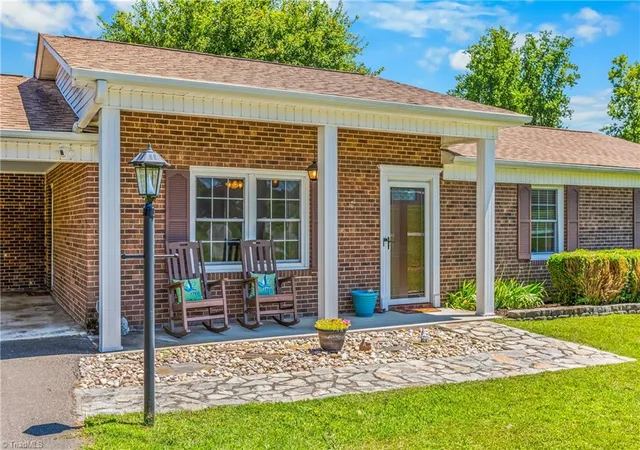 3rd image of 307 E Devon Dr, Mount Airy, NC 27030 | MLS# 1230390