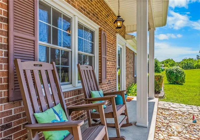 5th image of 307 E Devon Dr, Mount Airy, NC 27030 | MLS# 1230390