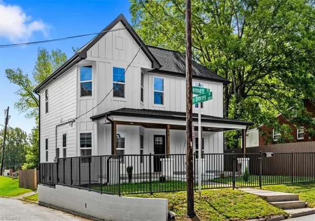 Photo 3 of Sale Pending at 805 Bennett St, Greensboro, NC 27406 | MLS# 1228882 | Listing updated on 2026-09-19