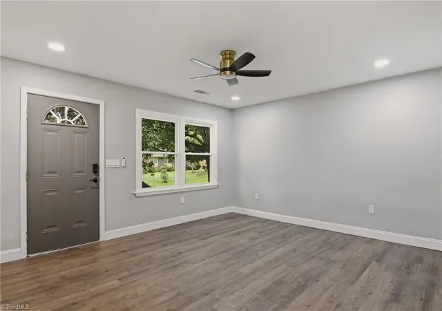 Photo 3 of Sale Pending at 721 Mobile St, Greensboro, NC 27406 | MLS# 1229189 | Listing updated on 2026-10-03