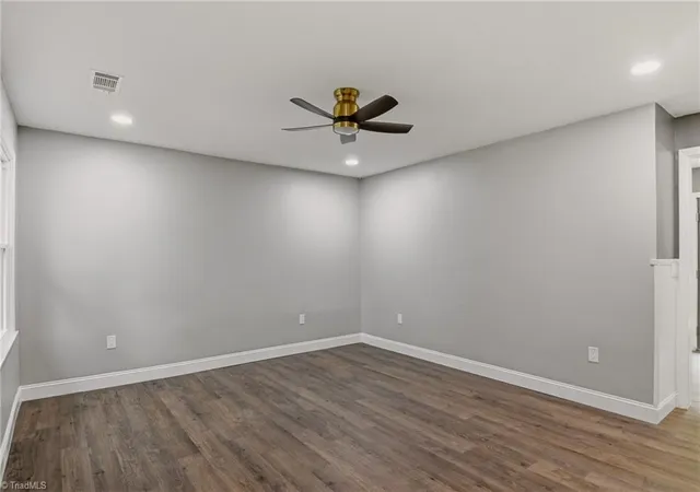 Photo 3 of Sale Pending at 721 Mobile St, Greensboro, NC 27406 | MLS# 1229189 | Listing updated on 2026-10-03