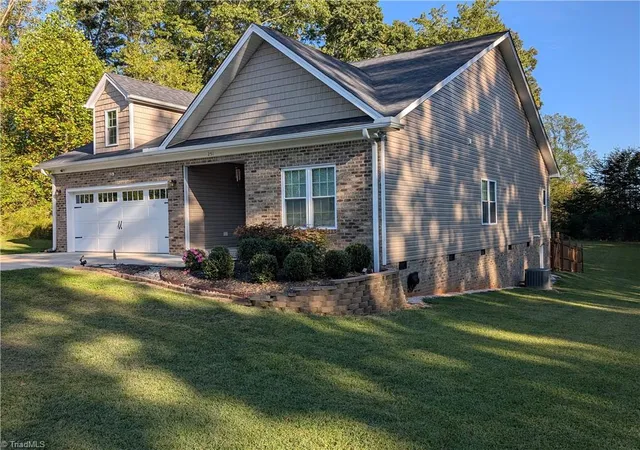 Homes for sale in Thurmond, NC | 251 Devotion Farm Wy, Thurmond, NC 28683 | MLS# 1220169