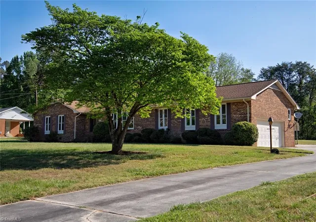 4th image of 1521 N Nc Hwy 87, Elon, NC 27244 | MLS# 1217677