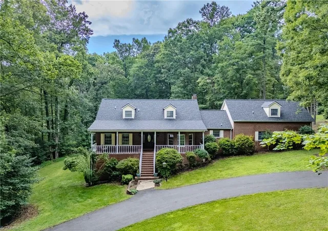 2nd image of 158 Oakmont Pl, Mount Airy, NC 27030 | MLS# 1229802