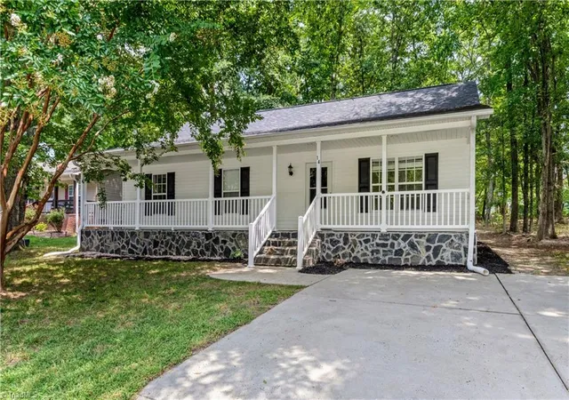Photo 1 of Single family home for sale at 14 Brandy Wine Dr, Thomasville, NC 27360 | MLS# 1231122 | Listing updated on 2026-09-13