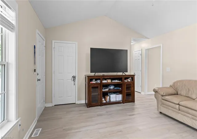 Photo 3 of Single family home for sale at 14 Brandy Wine Dr, Thomasville, NC 27360 | MLS# 1231122 | Listing updated on 2026-09-13