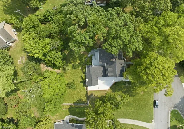 50th image of 708 Florham Dr, High Point, NC 27262 | MLS# 1228937