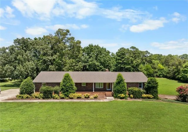 Photo 2 of Single family home for sale at 200 Enterprise Rd, Lexington, NC 27295 | MLS# 1228797 | Listing updated on 2026-08-26