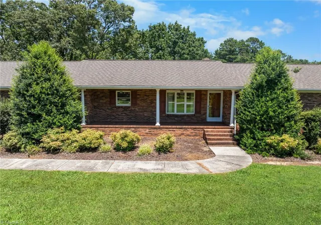 Photo 5 of Single family home for sale at 200 Enterprise Rd, Lexington, NC 27295 | MLS# 1228797 | Listing updated on 2026-08-26