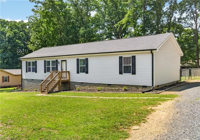 Homes for sale in Asheboro, NC | 206 Mcknight St, Asheboro, NC 27203 | MLS# 1225820