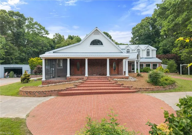Homes for sale in Clemmons, NC | 8217 Styers Ferry Rd, Clemmons, NC 27012 | MLS# 1225284