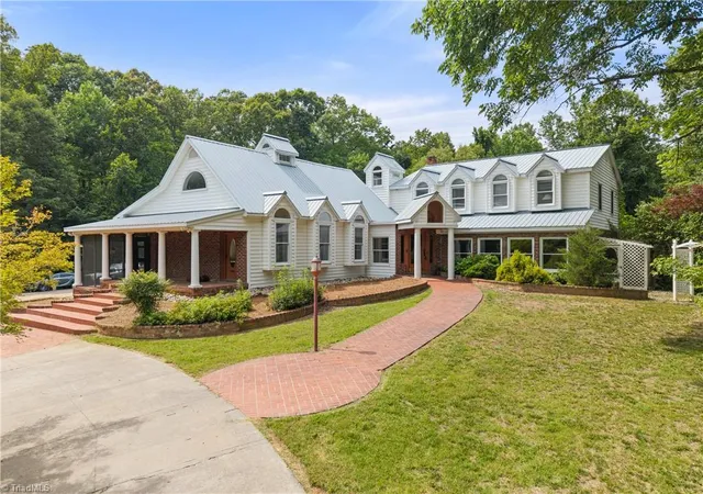 Homes for sale in Clemmons, NC | 8217 Styers Ferry Rd, Clemmons, NC 27012 | MLS# 1225284