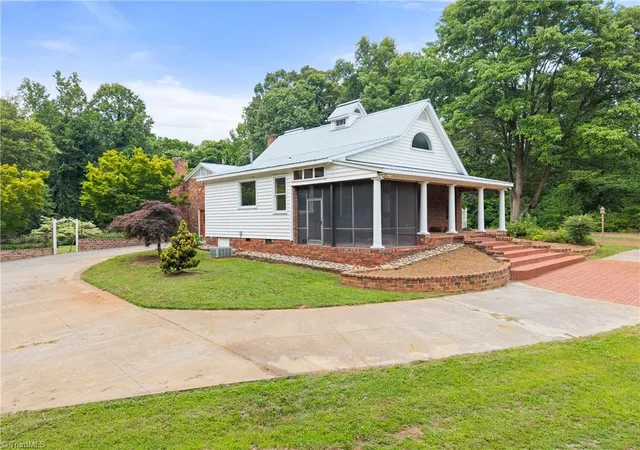 Homes for sale in Clemmons, NC | 8217 Styers Ferry Rd, Clemmons, NC 27012 | MLS# 1225284