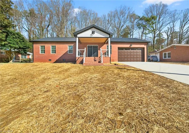 2nd image of 1256 Cloister Dr, Winston Salem, NC 27127 | MLS# 1229541