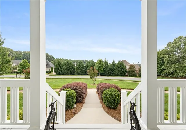 2nd image of 1429 Stable Bend Ln, Winston Salem, NC 27106 | MLS# 1229425