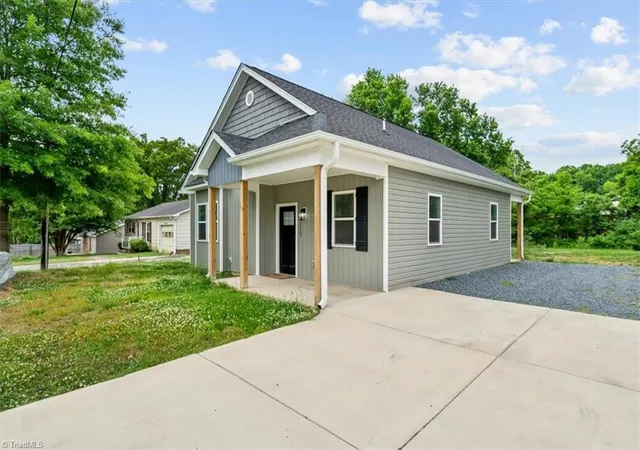 Homes for sale in Randleman, NC | 113 Sunset Dr, Randleman, NC 27317 | MLS# 1218905