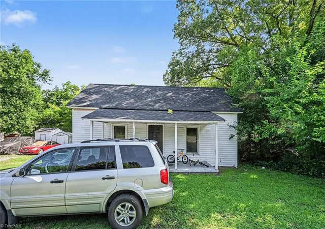 Photo 1 of Single family home for sale at 1109 N Park Ave, Burlington, NC 27217 | MLS# 1228254 | Listing updated on 2026-07-19