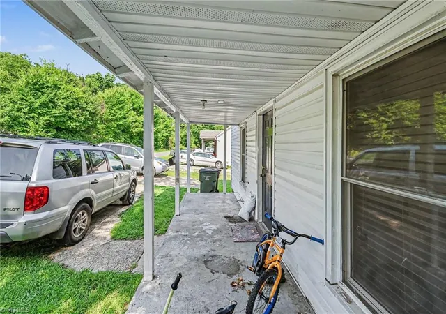Photo 3 of Single family home for sale at 1109 N Park Ave, Burlington, NC 27217 | MLS# 1228254 | Listing updated on 2026-09-20
