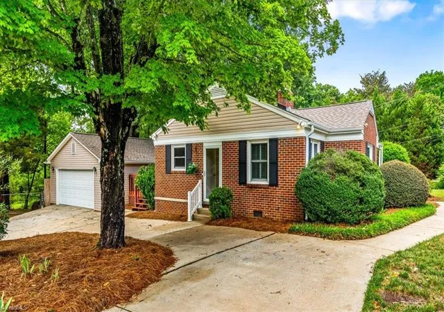 Photo 3 of Single family home for sale at 618 W Cornwallis Dr, Greensboro, NC 27408 | MLS# 1224017 | Listing updated on 2026-09-02