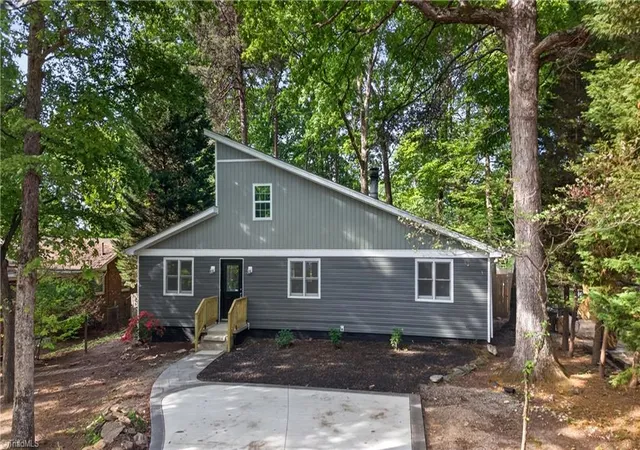 1st image of 2913 Marthas Pl, Greensboro, NC 27408 | MLS# 1216561