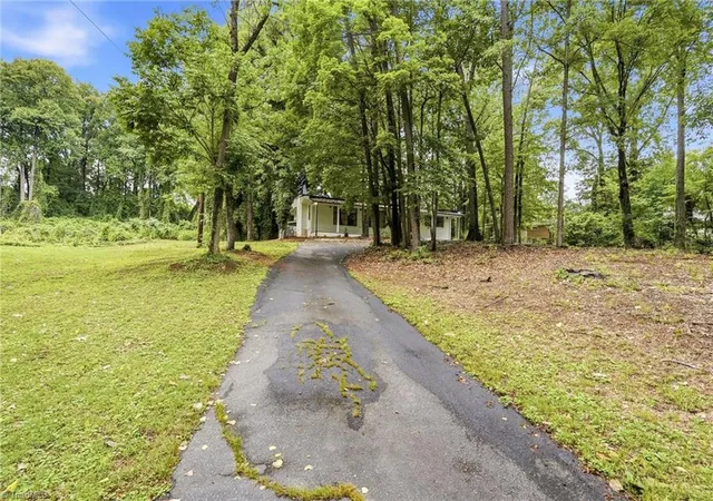3rd image of 3304 New Walkertown Rd, Winston Salem, NC 27105 | MLS# 1222544