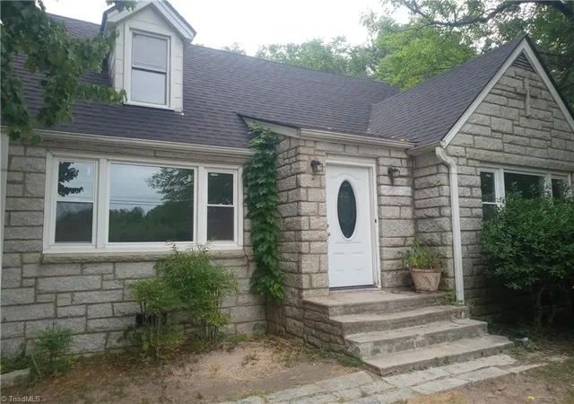 5th image of 2013 Cedar Fork Dr, Greensboro, NC 27407 | MLS# 1225603