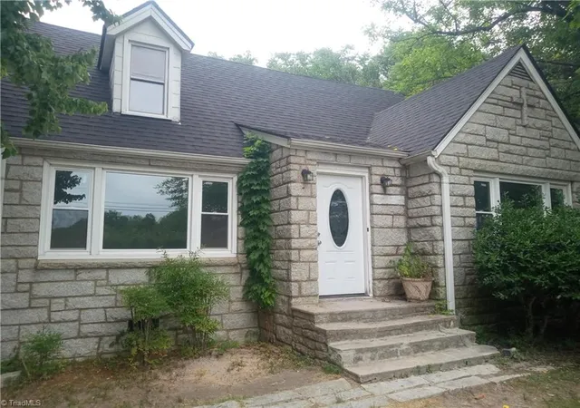 9th image of 2013 Cedar Fork Dr, Greensboro, NC 27407 | MLS# 1225603
