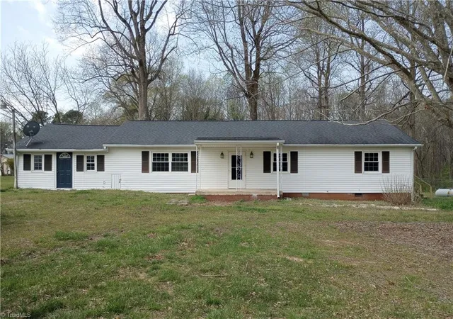 Homes for sale in Liberty, NC | 4077 Ramseur Julian Rd, Liberty, NC 27298 | MLS# 1213447